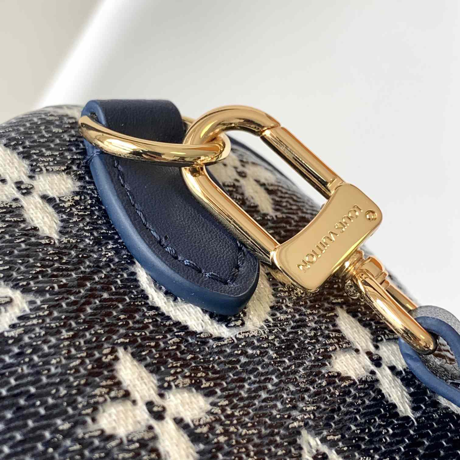Louis Vuitton Speedy Bandoulière 20   M23069 - FashionPlug