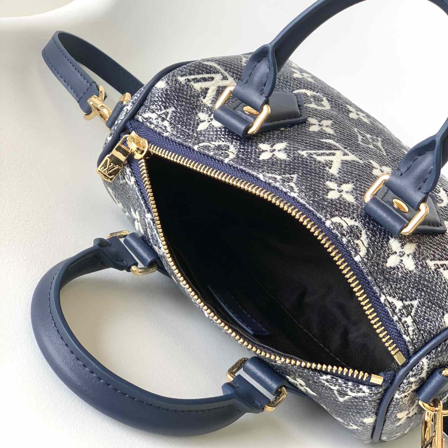Louis Vuitton Speedy Bandoulière 20   M23069 - FashionPlug
