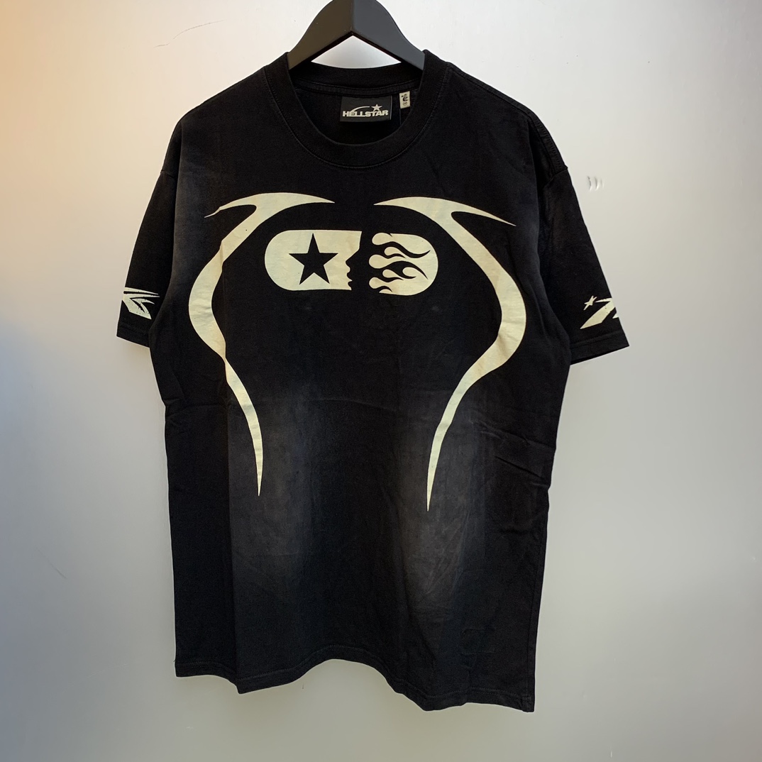 Hellstar Warm Up T-shirt - FashionPlug