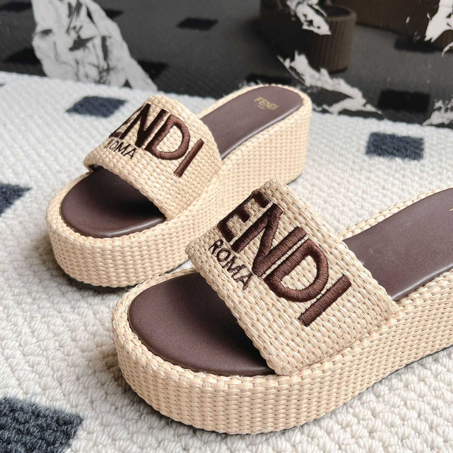 Fendi Sunshine Beige Cotton Fiber Flatform Slides - FashionPlug