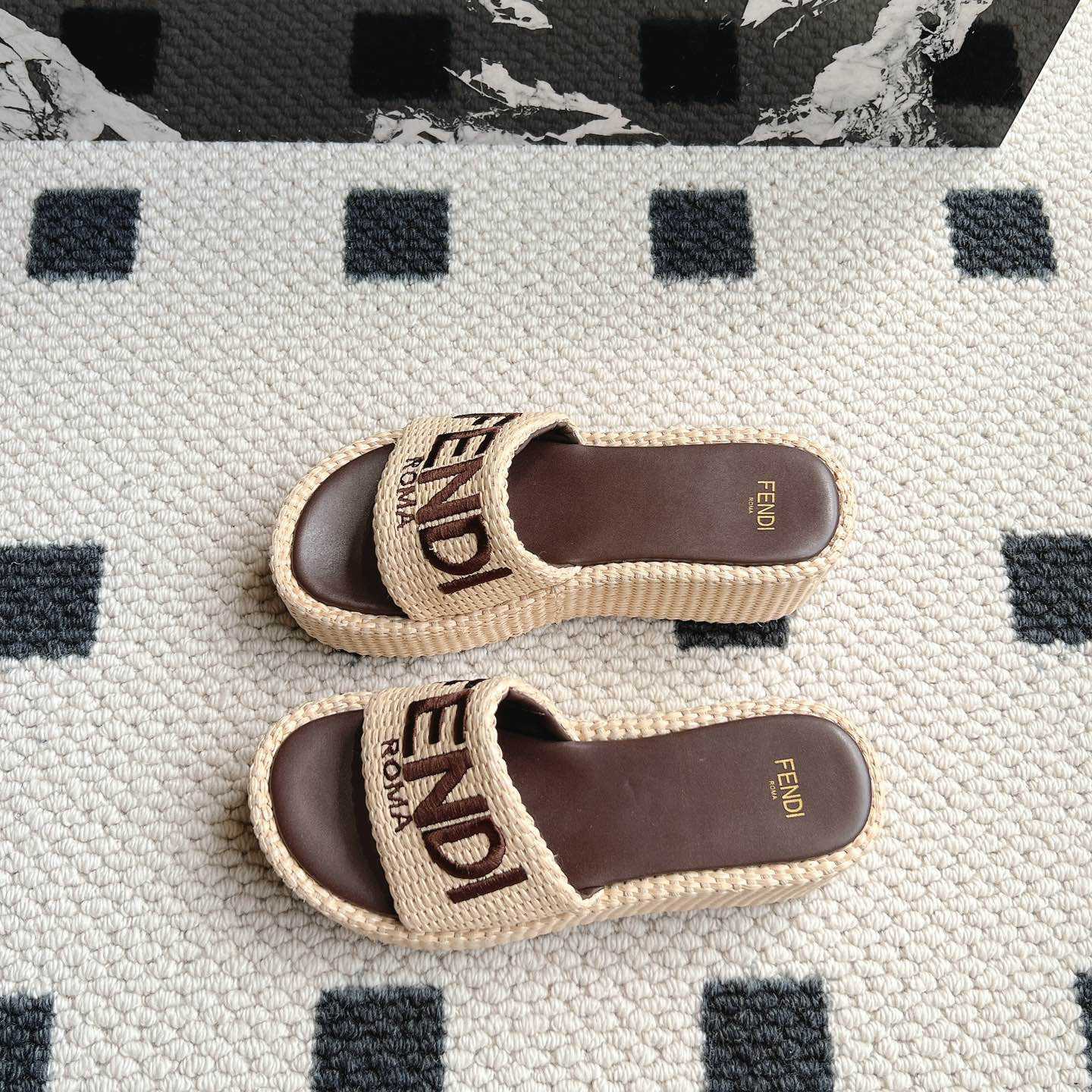 Fendi Sunshine Beige Cotton Fiber Flatform Slides - FashionPlug