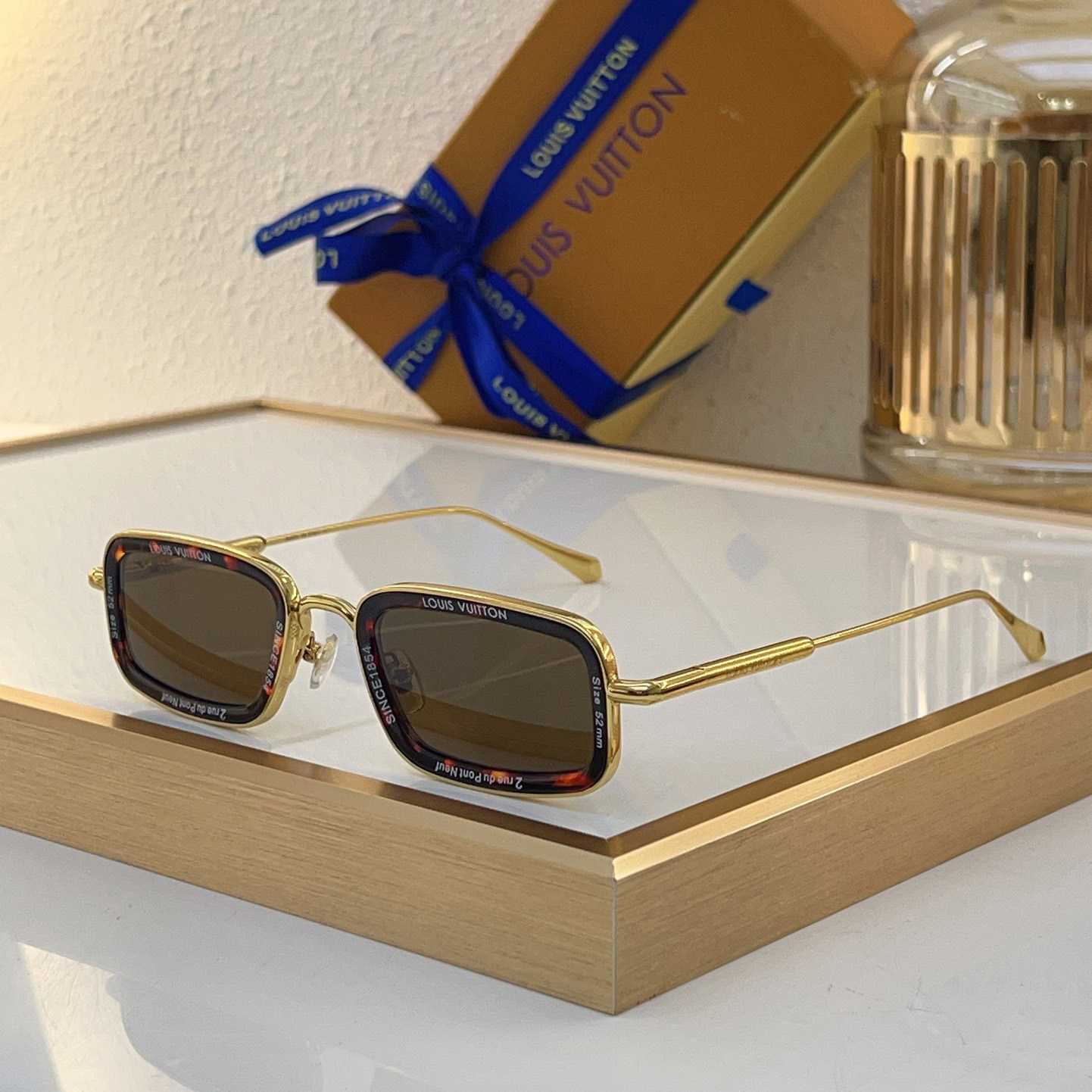 Louis Vuitton Z2212U Sunglasses    - FashionPlug