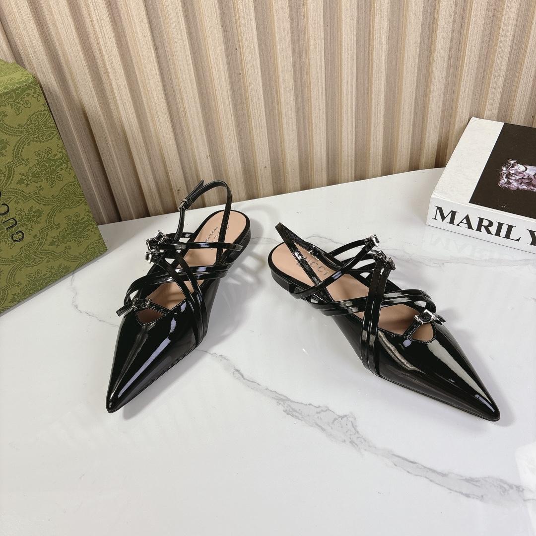 Gucci Women's Strappy Ballet Flat - FashionPlug