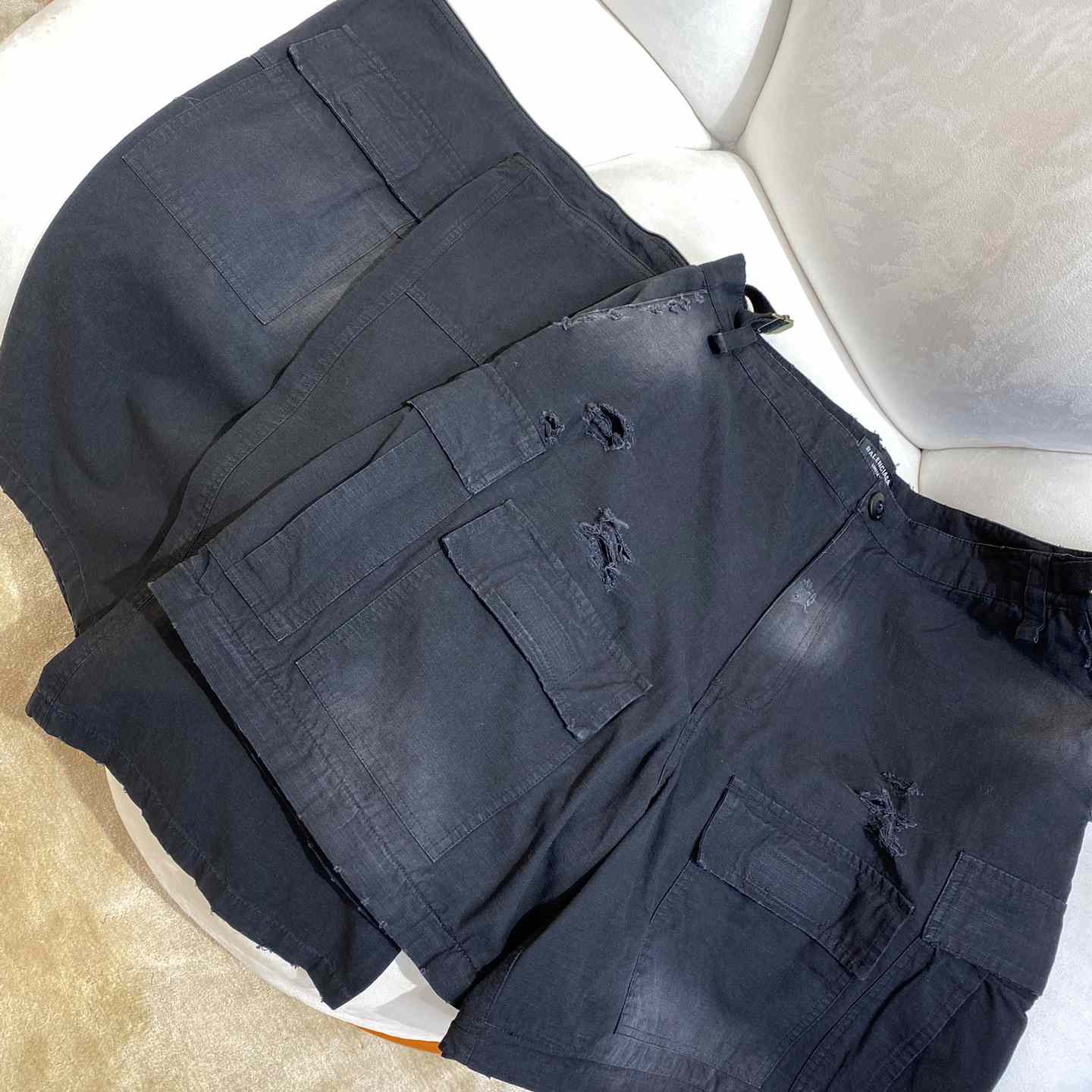 Balenciaga Large Cargo Pants In Black - FashionPlug