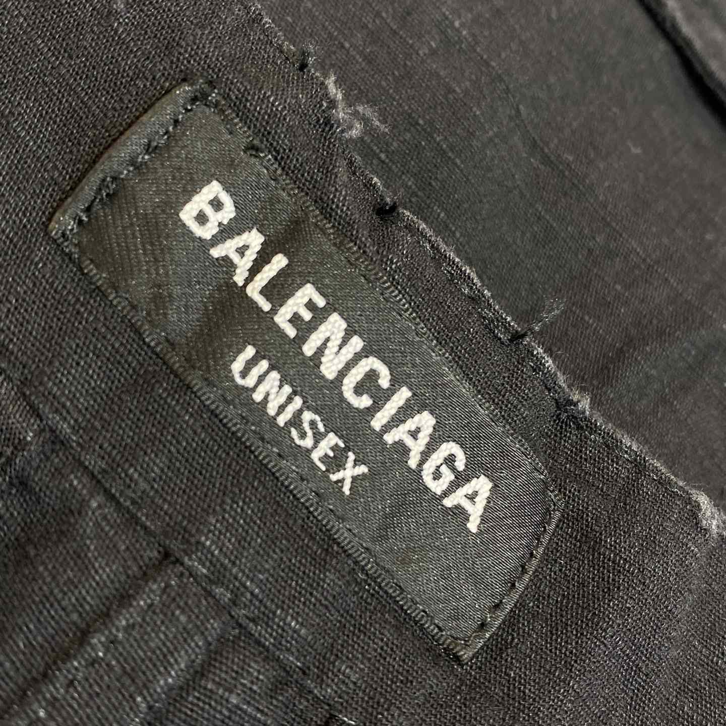 Balenciaga Large Cargo Pants In Black - FashionPlug