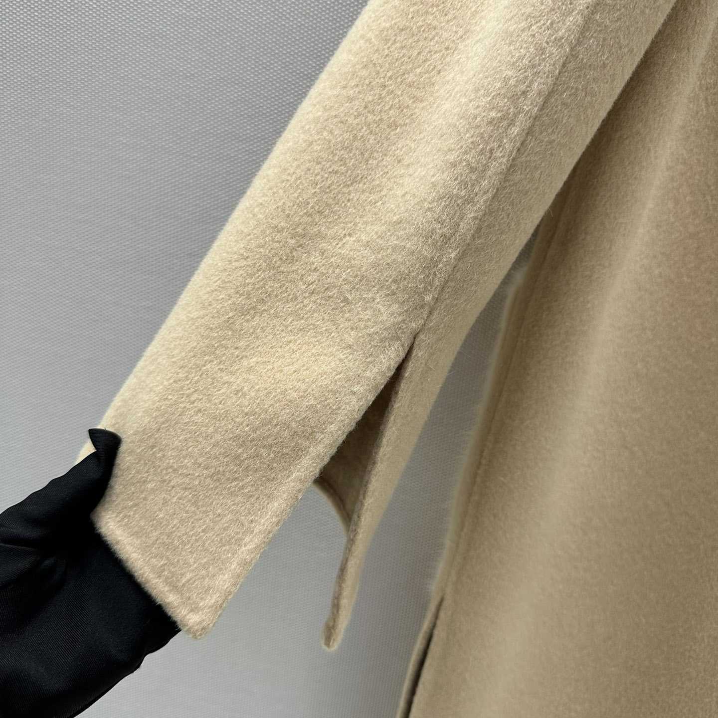 Fendi Wool Coat - FashionPlug