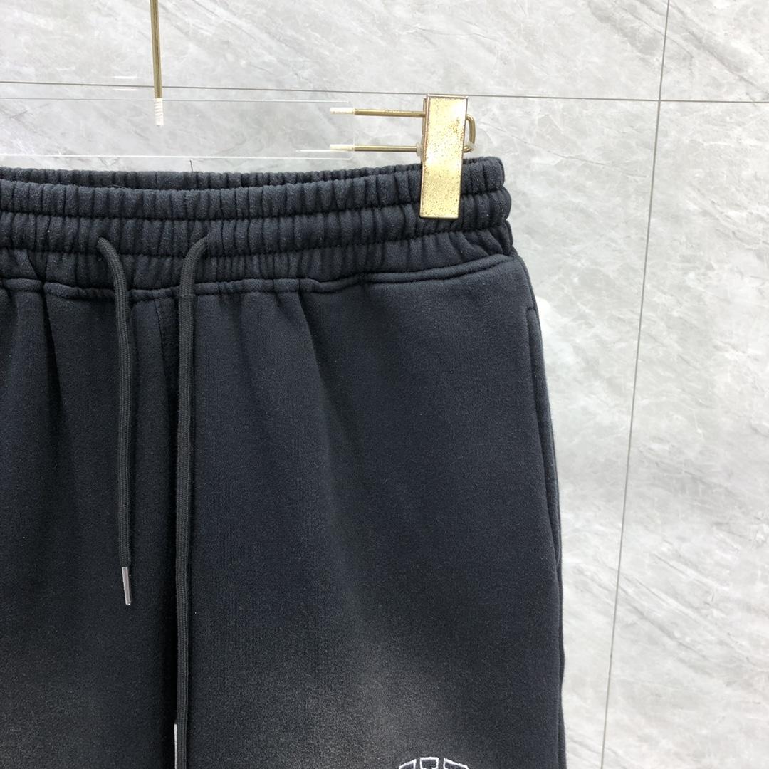 Amiri Logo-print Drawstring-waistband Shorts - FashionPlug