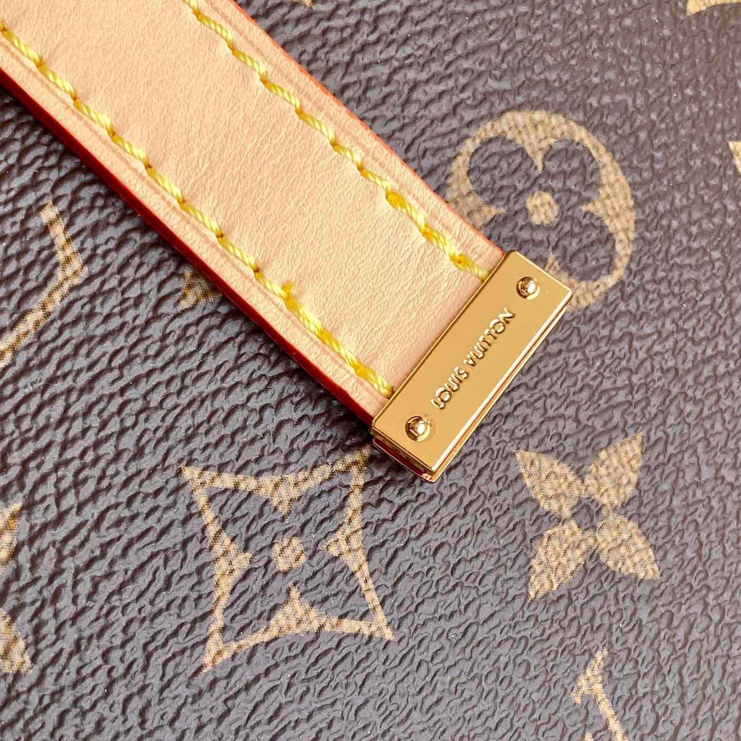 Louis Vuitton Mezzo   M47134 - FashionPlug