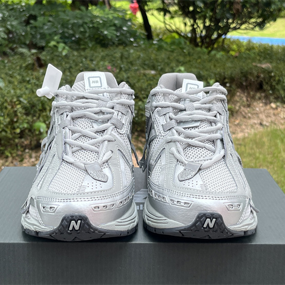 New Balance 1906R Sneakers      M1906AG - FashionPlug