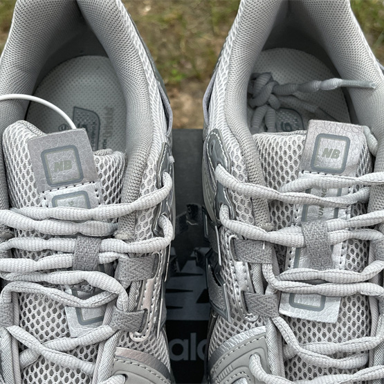 New Balance 1906R Sneakers      M1906AG - FashionPlug