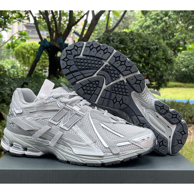 New Balance 1906R Sneakers      M1906AG - FashionPlug