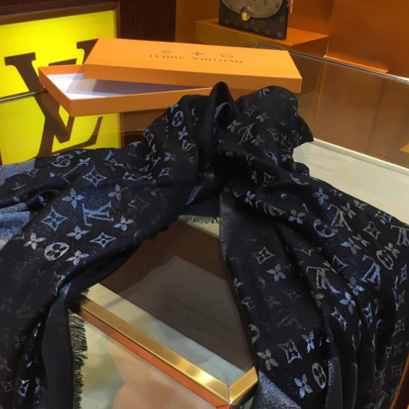 Louis Vuitton Square  - FashionPlug