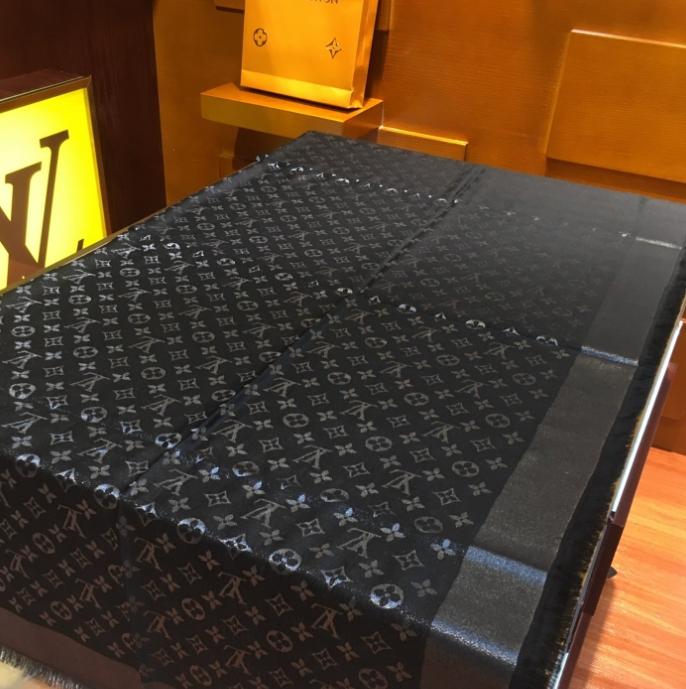 Louis Vuitton Square  - FashionPlug
