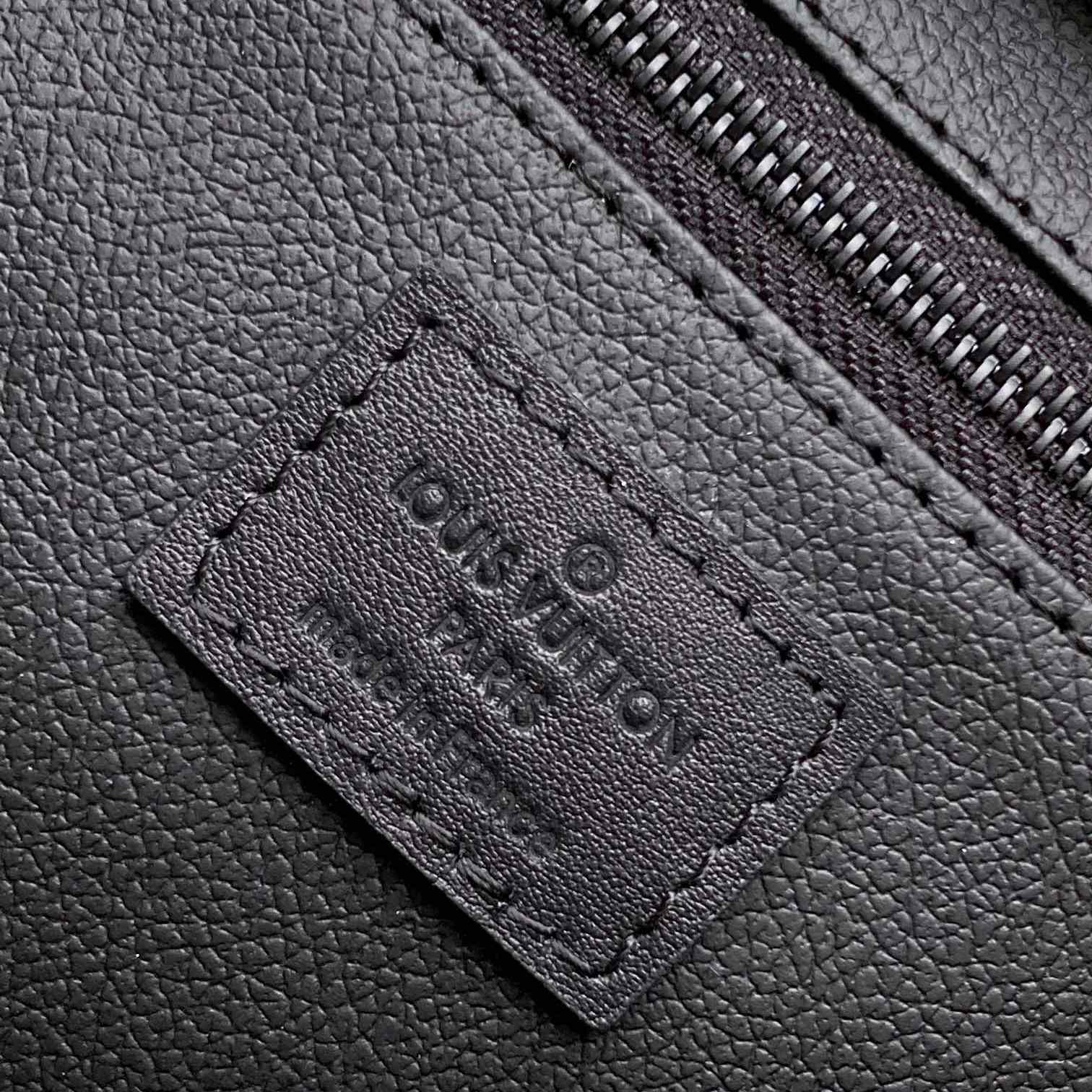 Louis Vuitton Dopp Kit    M59478 - FashionPlug