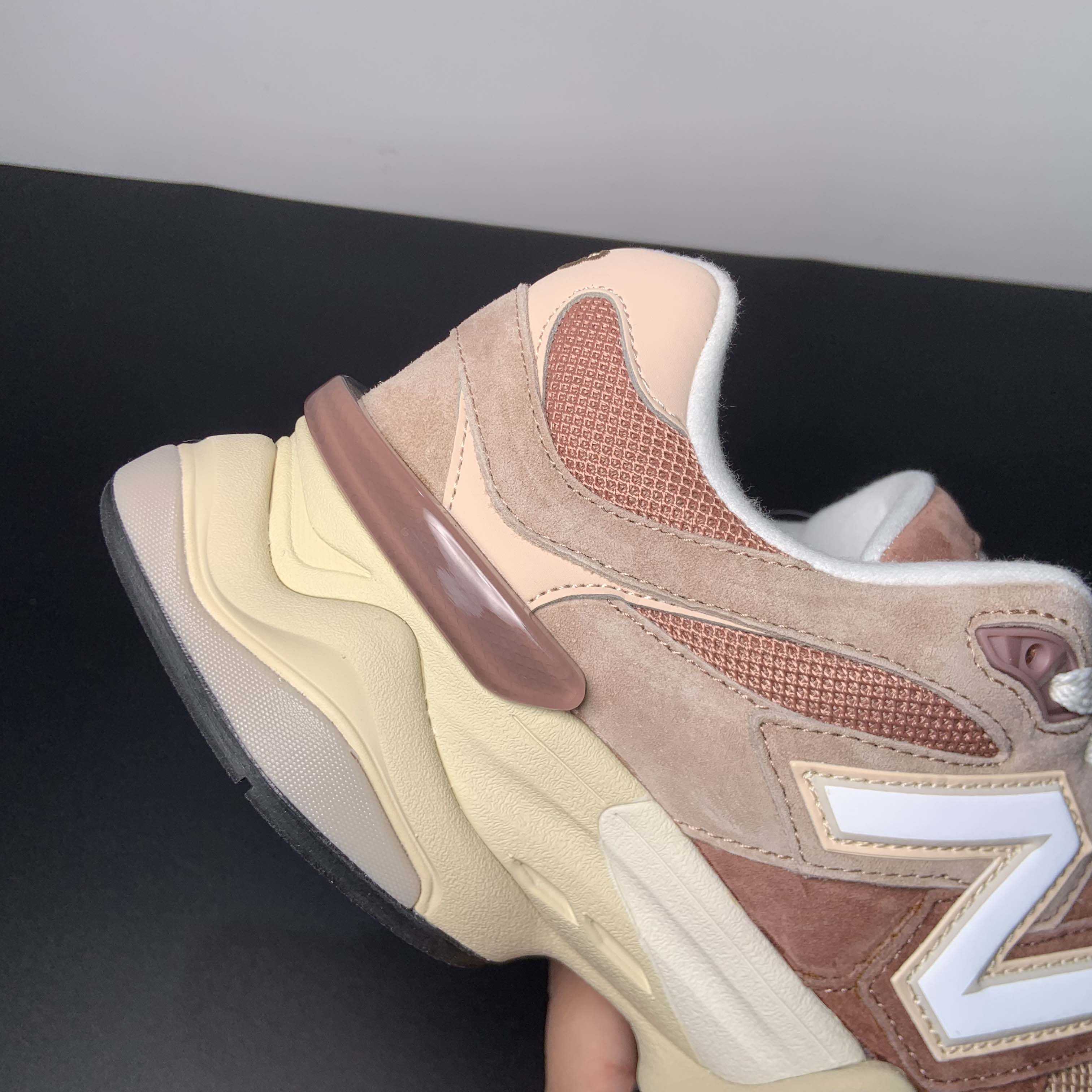New Balance U9060EEH Sneakers      U9060EEH - FashionPlug