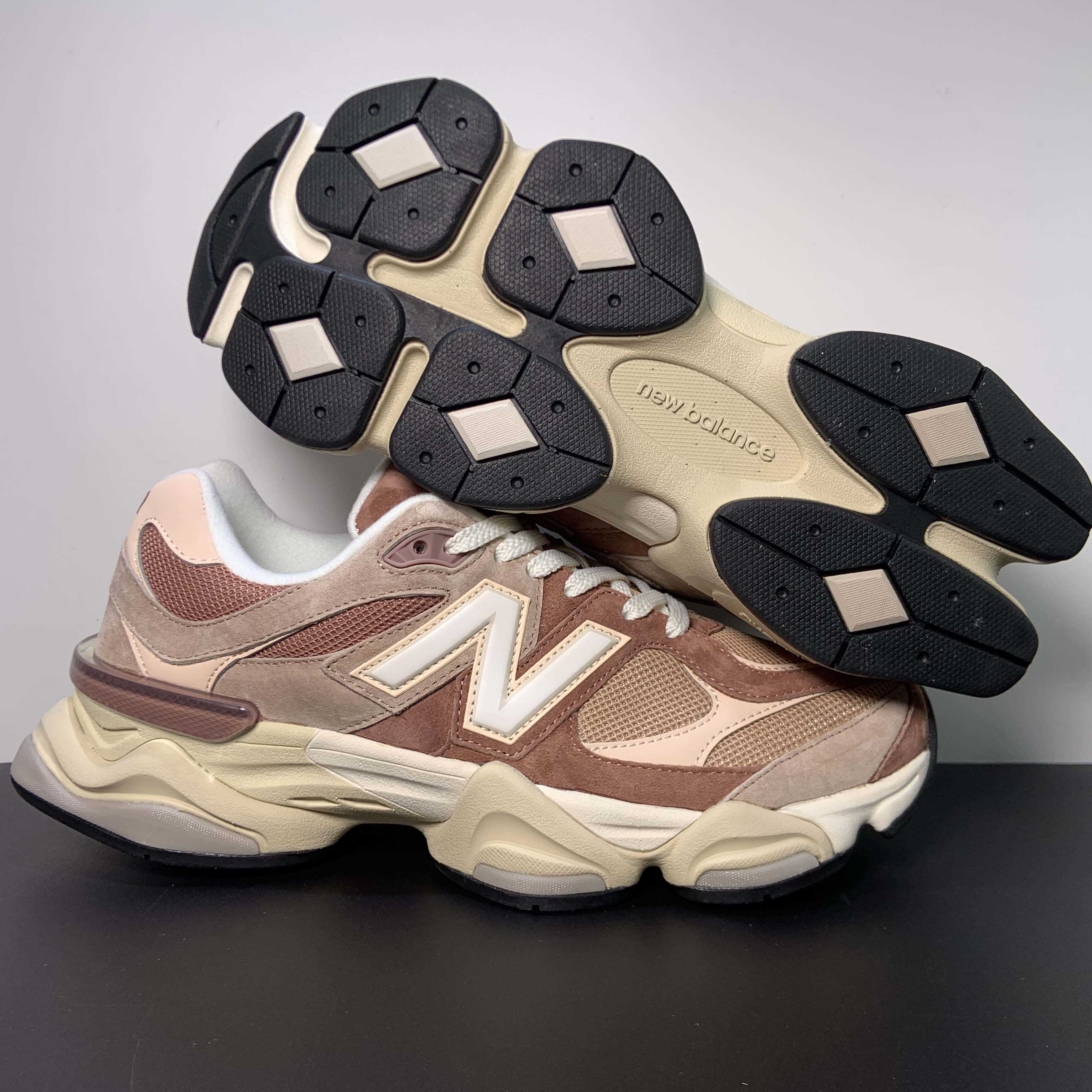 New Balance U9060EEH Sneakers      U9060EEH - FashionPlug