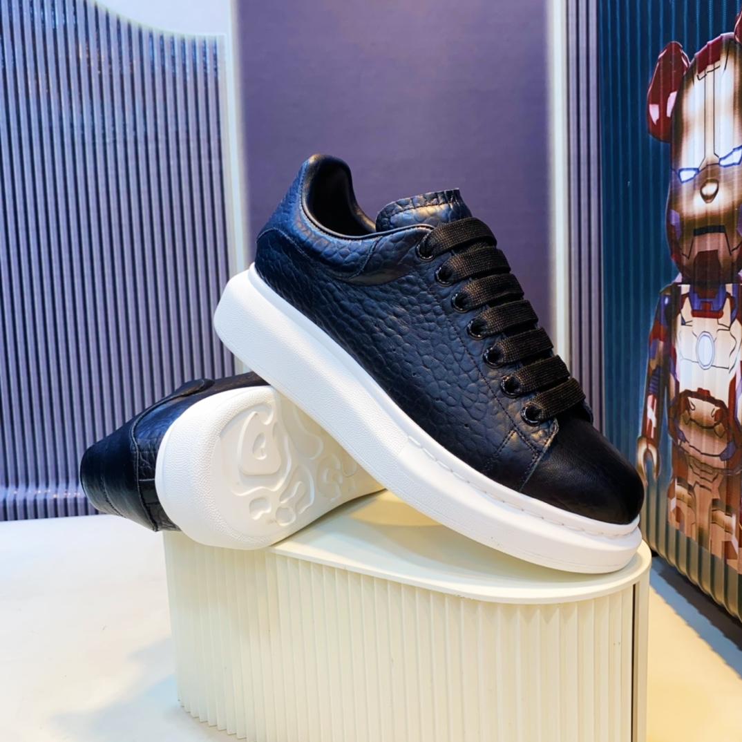 Alexander Mcqueen Oversized sneakers - FashionPlug
