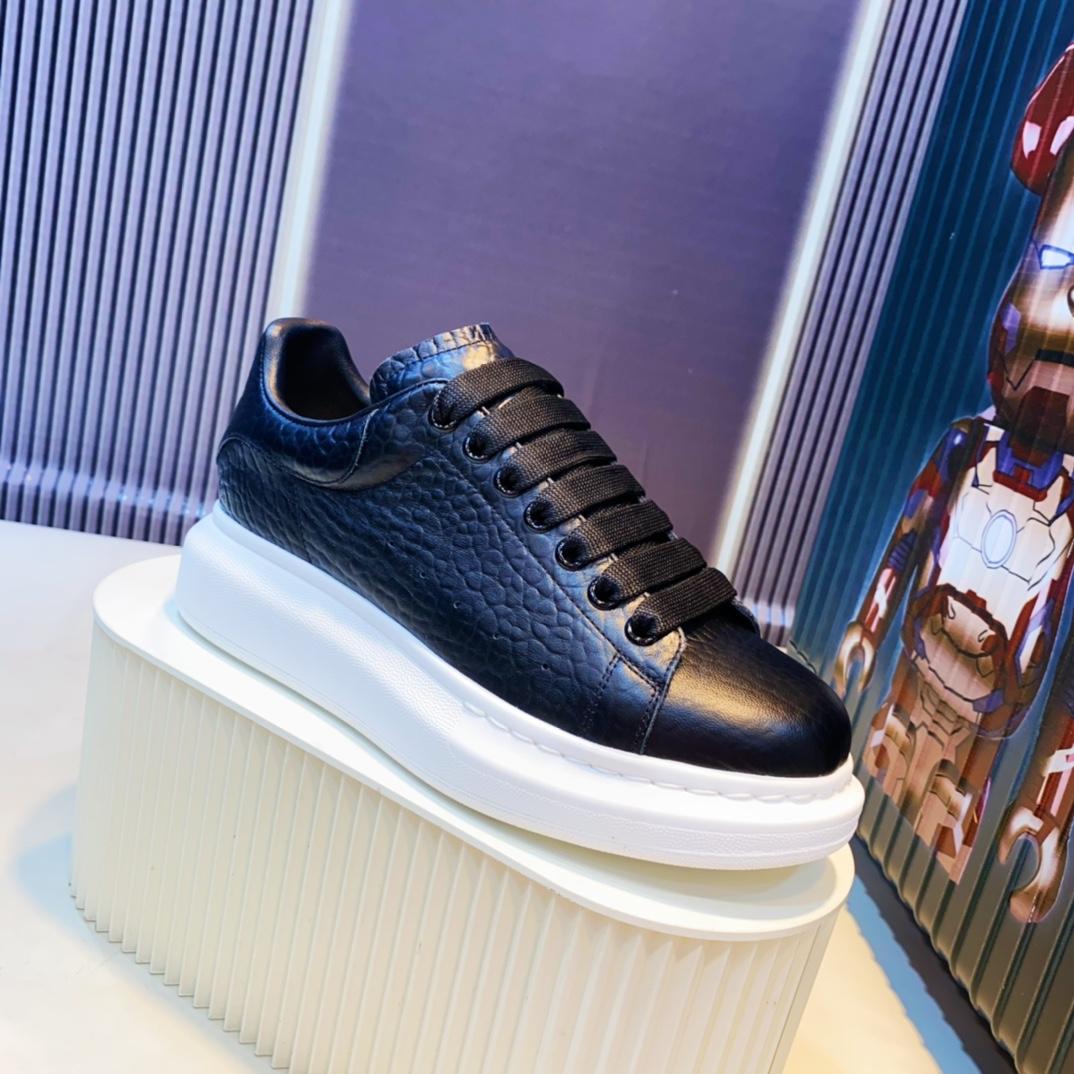 Alexander Mcqueen Oversized sneakers - FashionPlug