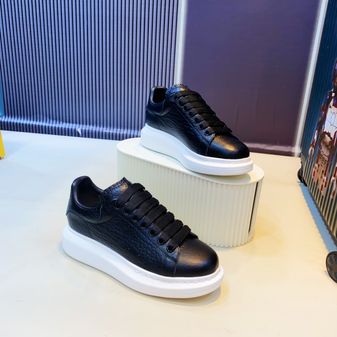 Alexander Mcqueen Oversized sneakers - FashionPlug