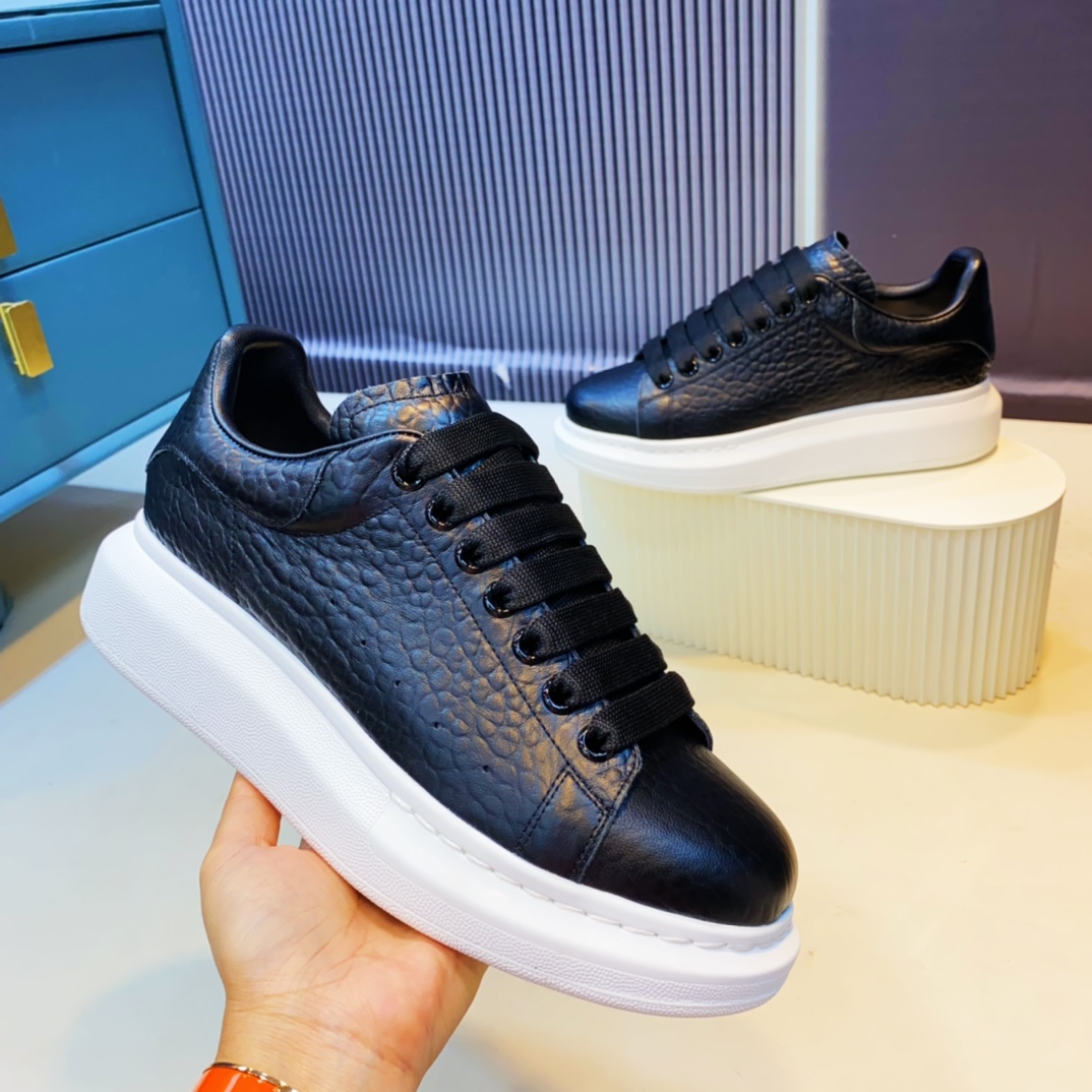 Alexander Mcqueen Oversized sneakers - FashionPlug