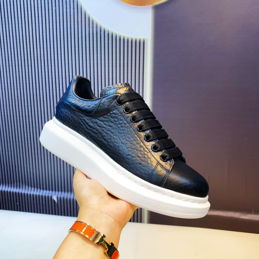 Alexander Mcqueen Oversized sneakers - FashionPlug