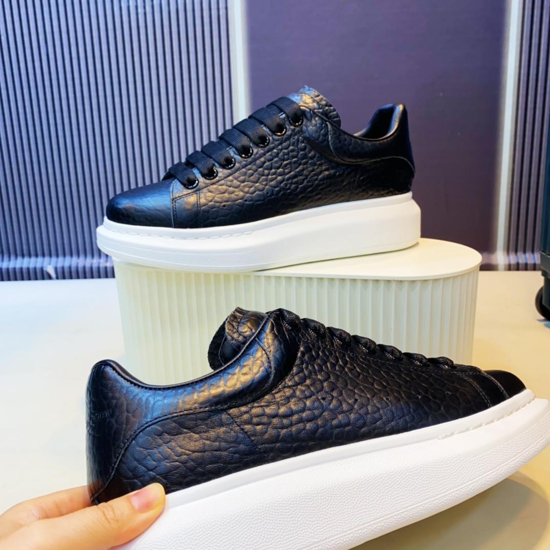 Alexander Mcqueen Oversized sneakers - FashionPlug