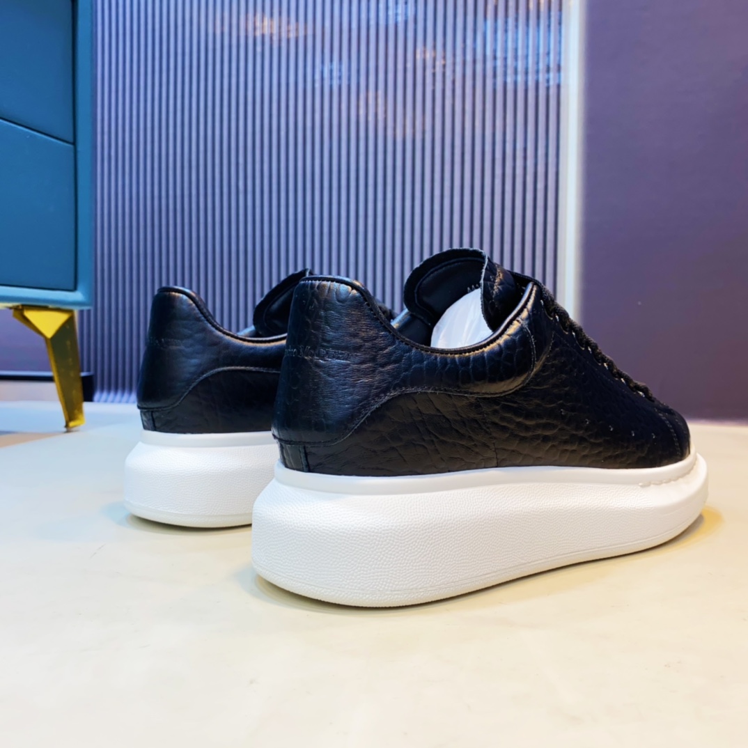 Alexander Mcqueen Oversized sneakers - FashionPlug