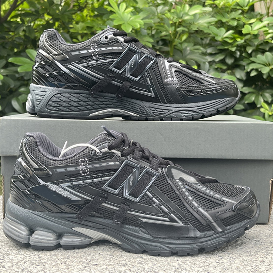 New Balance 1906R Sneakers      M1906AF  - FashionPlug