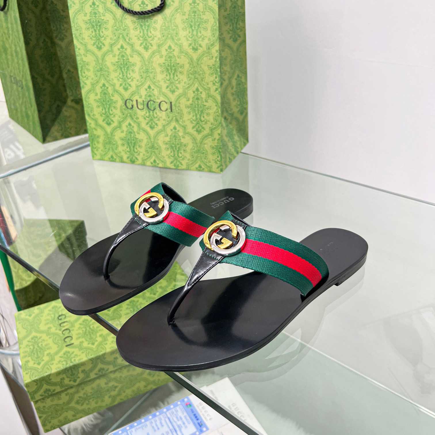 Gucci Women's Thong Sandal With Horsebit  - FashionPlug