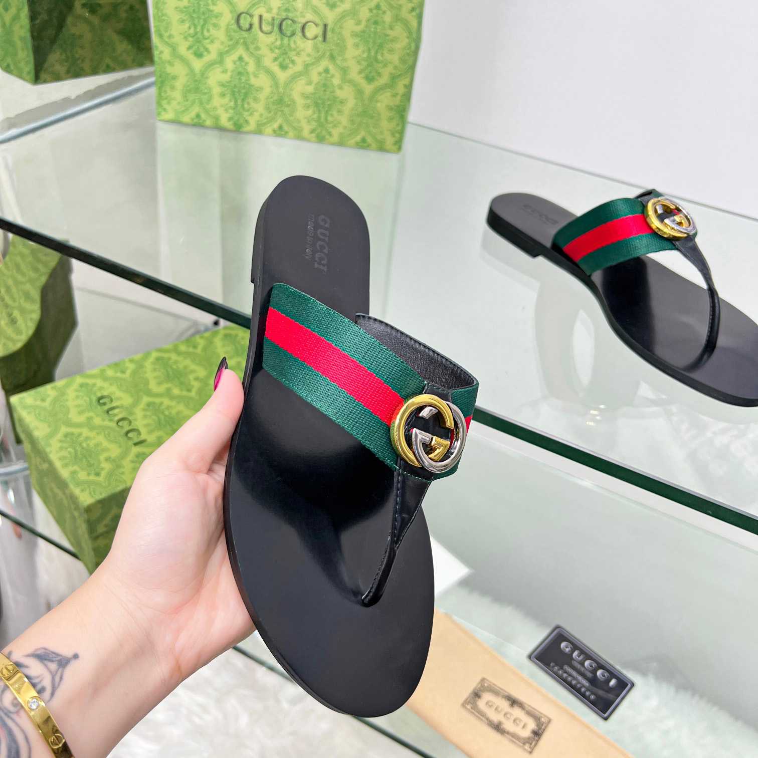 Gucci Women's Thong Sandal With Horsebit  - FashionPlug