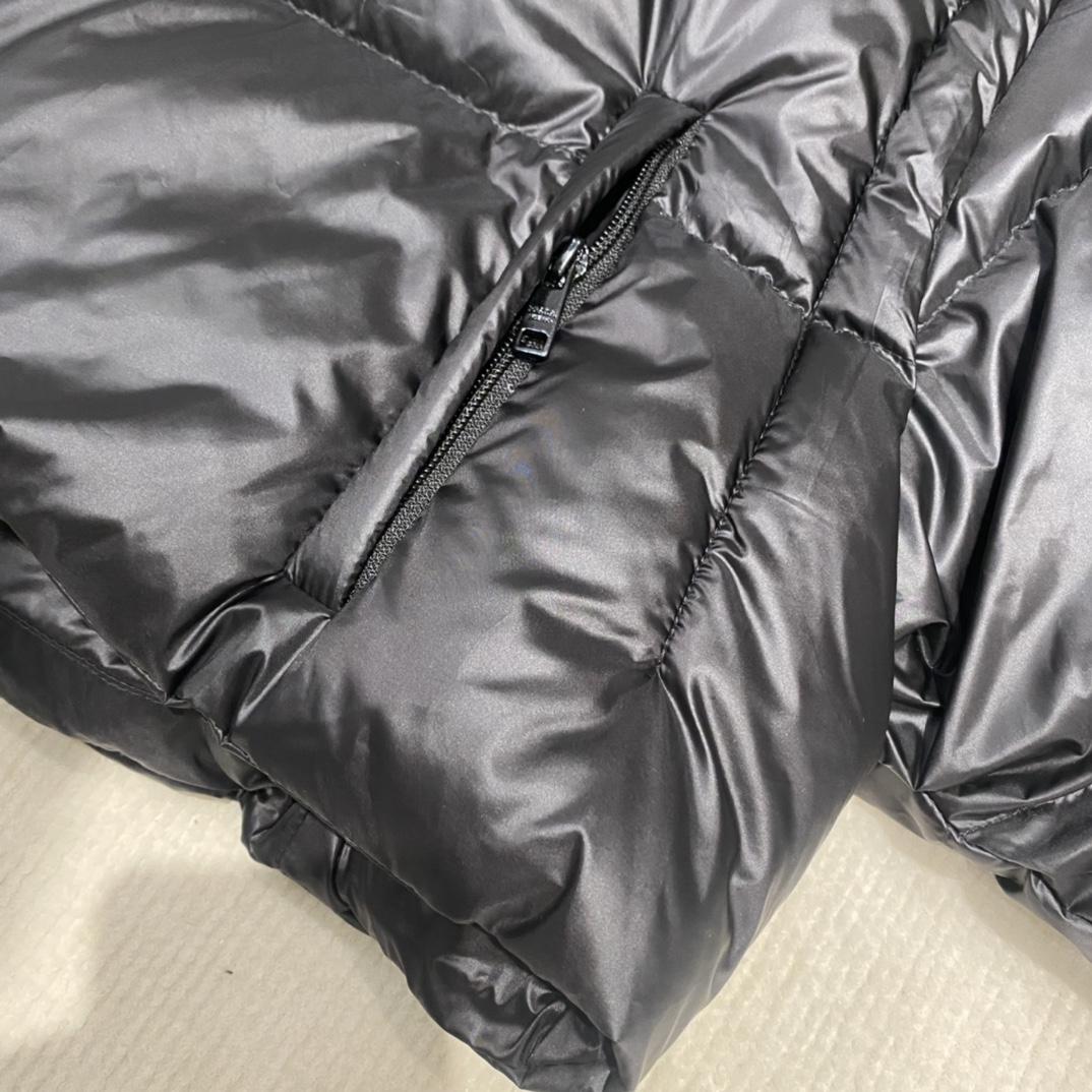 Prada Re-Nylon Convertible Cropped Down Jacket - FashionPlug