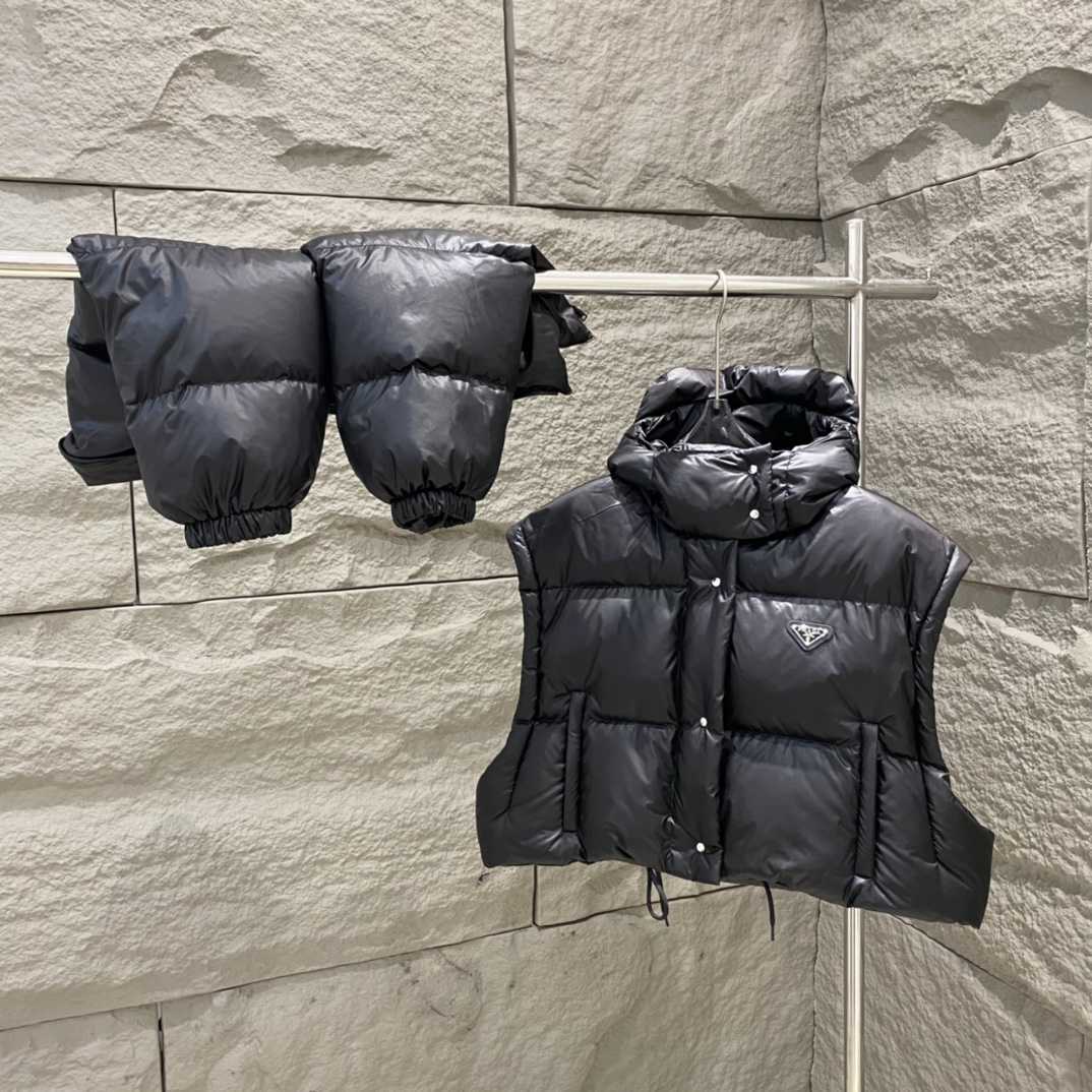 Prada Re-Nylon Convertible Cropped Down Jacket - FashionPlug