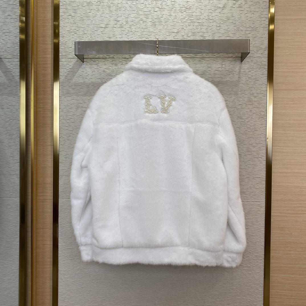 Louis Vuitton Mink Trucker Jacket   1AFXB7 - FashionPlug