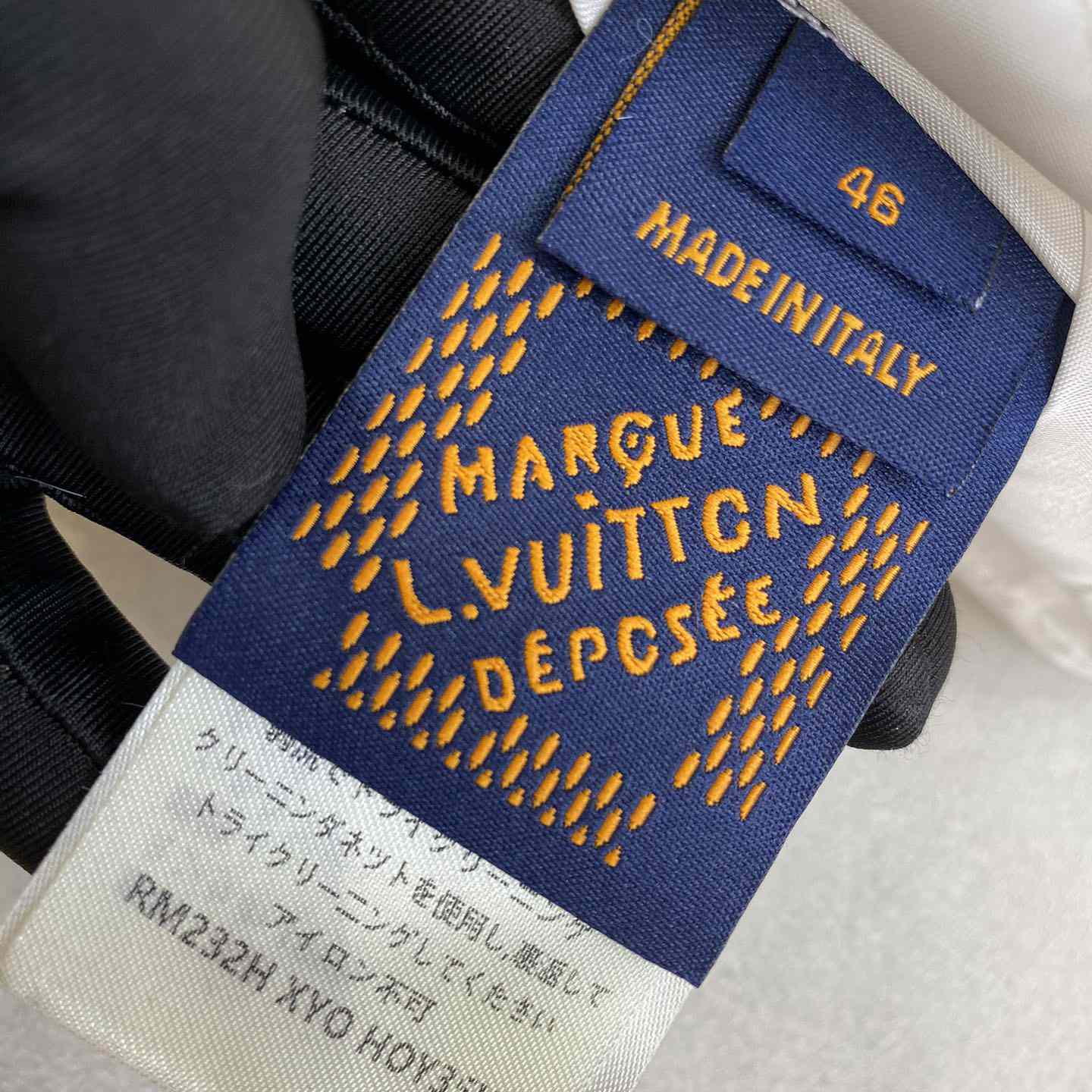 Louis Vuitton Mink Trucker Jacket   1AFXB7 - FashionPlug