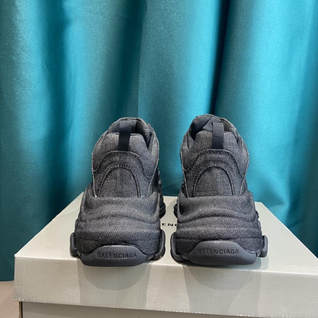 Balenciaga Triple S Sneaker  - FashionPlug