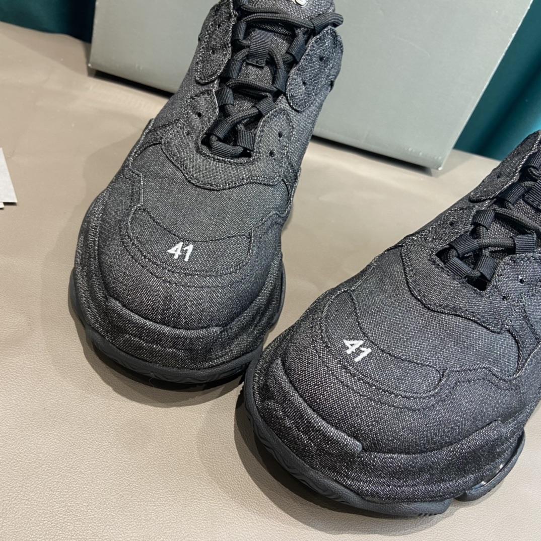 Balenciaga Triple S Sneaker  - FashionPlug