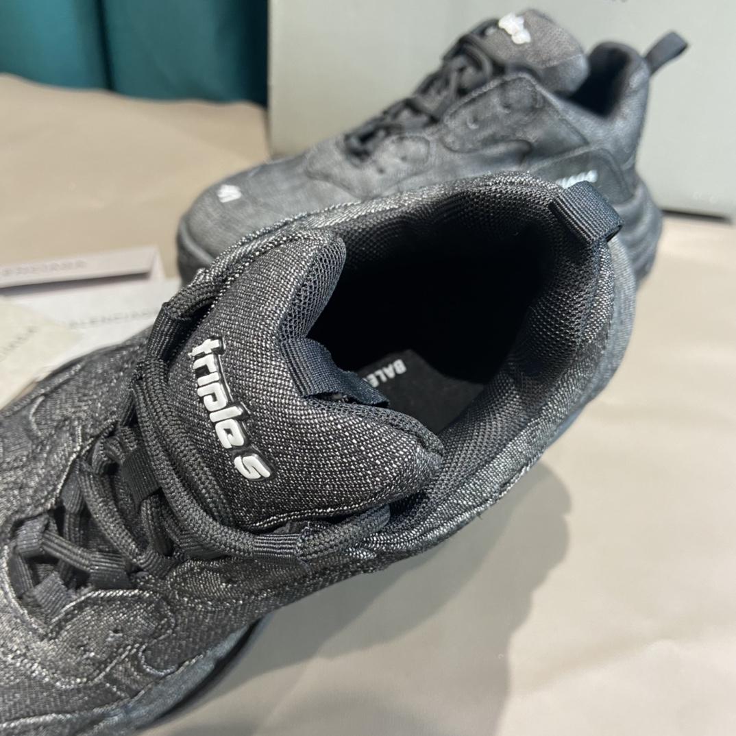Balenciaga Triple S Sneaker  - FashionPlug