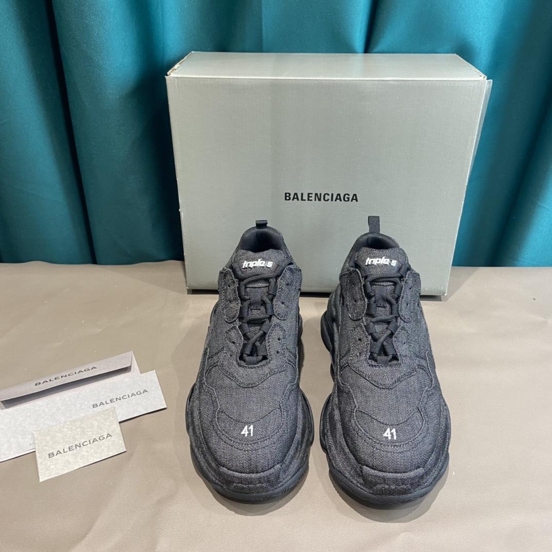 Balenciaga Triple S Sneaker  - FashionPlug