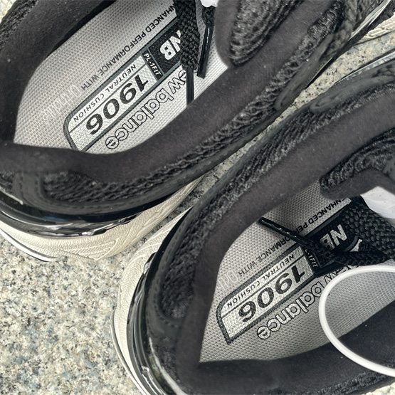New Balance 1906R Sneakers      M1906RFB  - FashionPlug