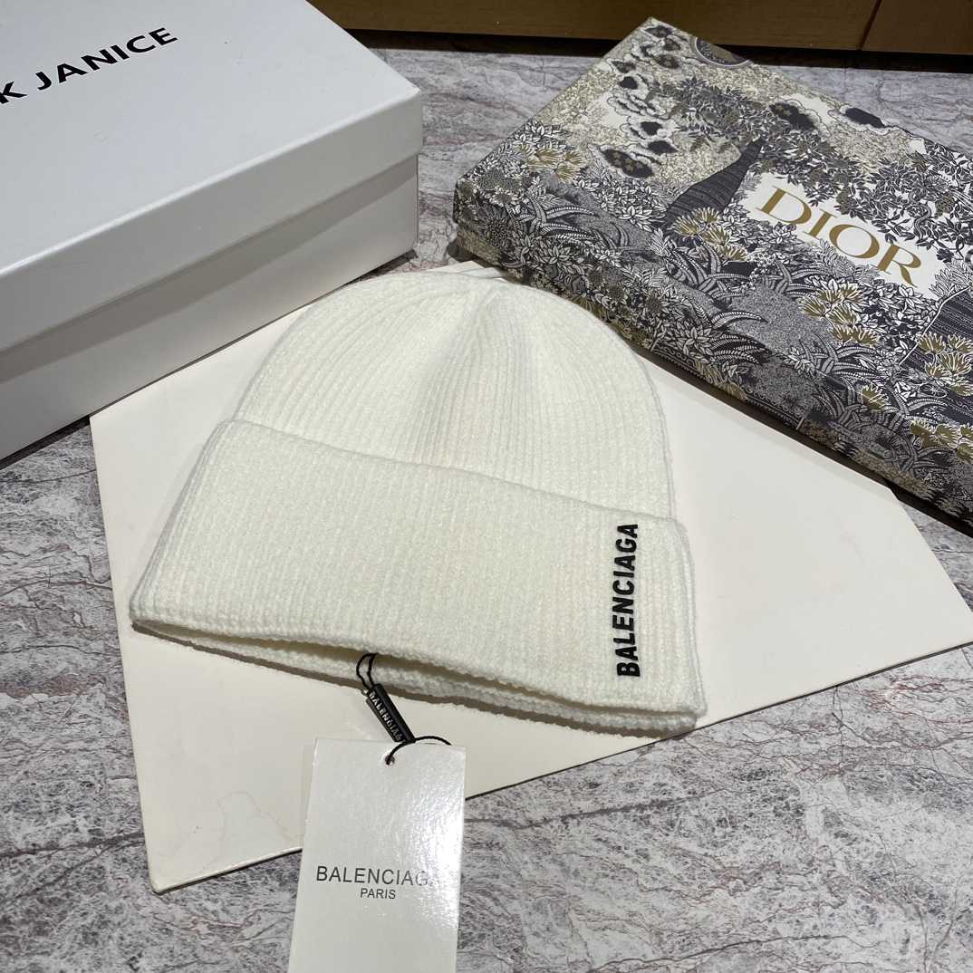 Balenciag Beanie  - FashionPlug