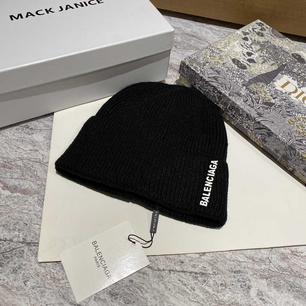 Balenciag Beanie  - FashionPlug