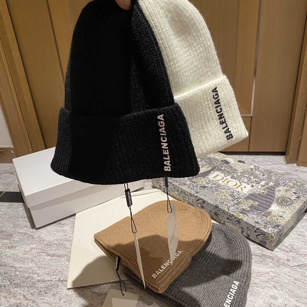 Balenciag Beanie  - FashionPlug