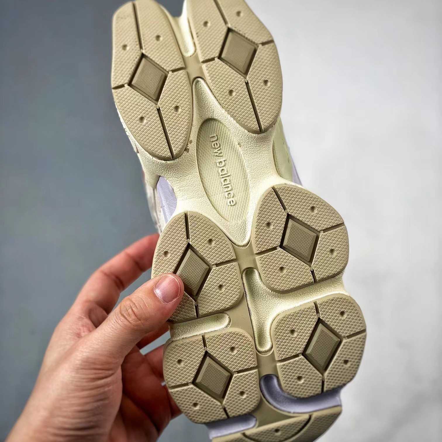 New Balance Sneakers      U9060GG - FashionPlug