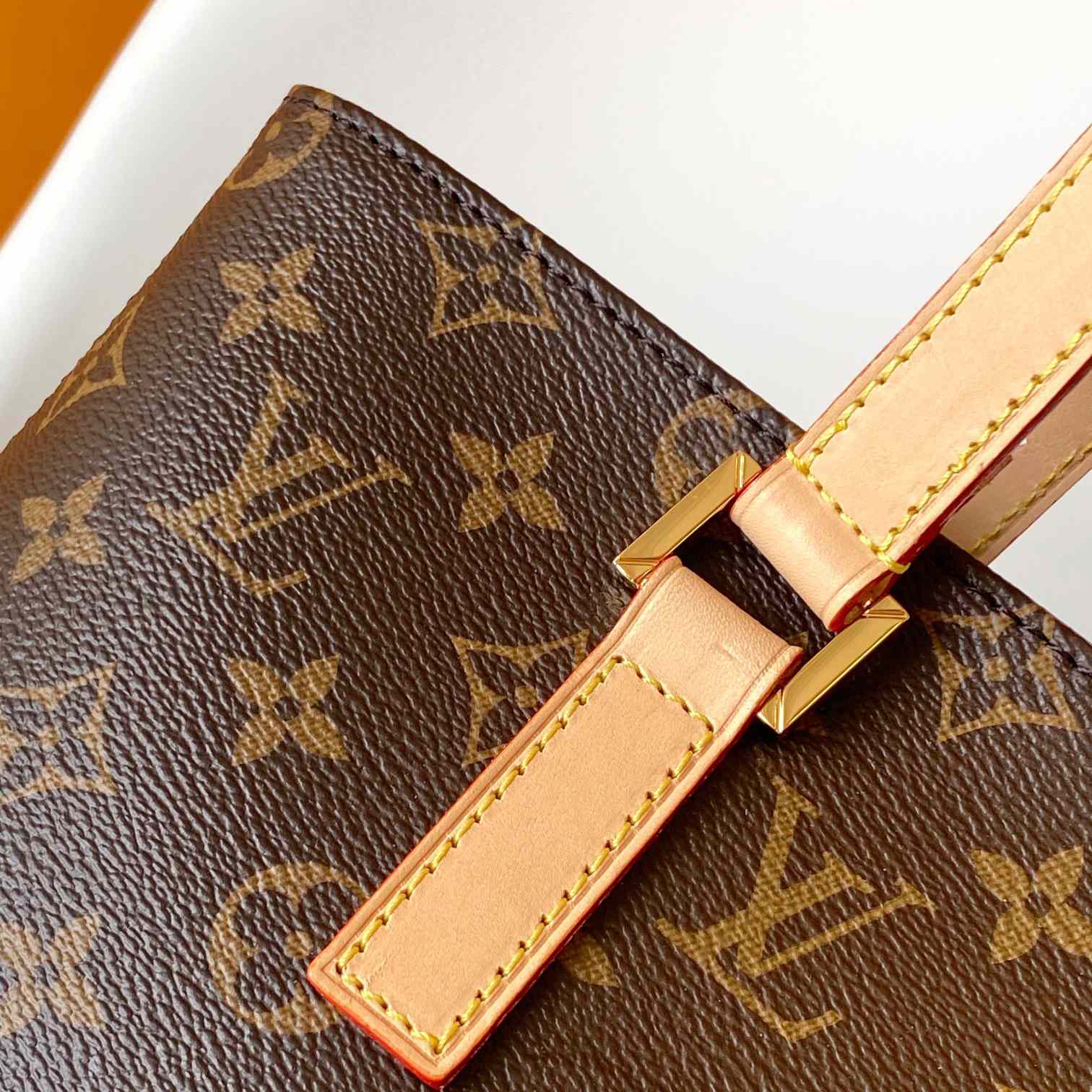 Louis Vuitton Piano   M12095 - FashionPlug