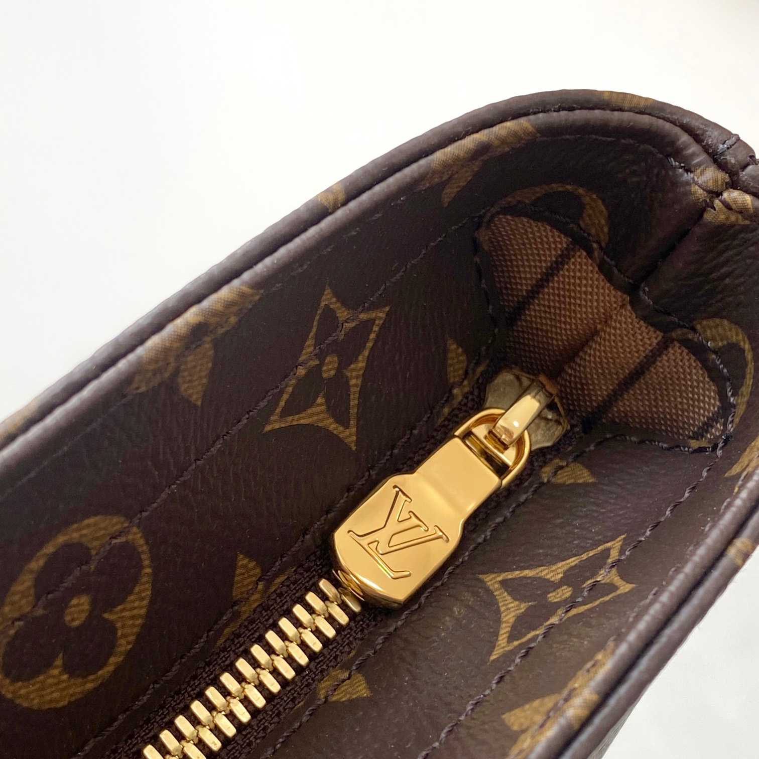 Louis Vuitton Piano   M12095 - FashionPlug