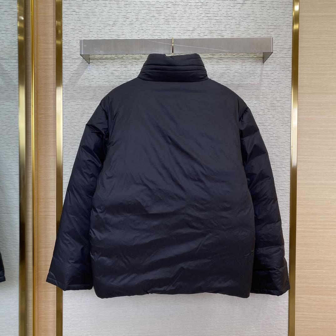 Fendi Logo-patch Reversible Puffer Jacket - FashionPlug