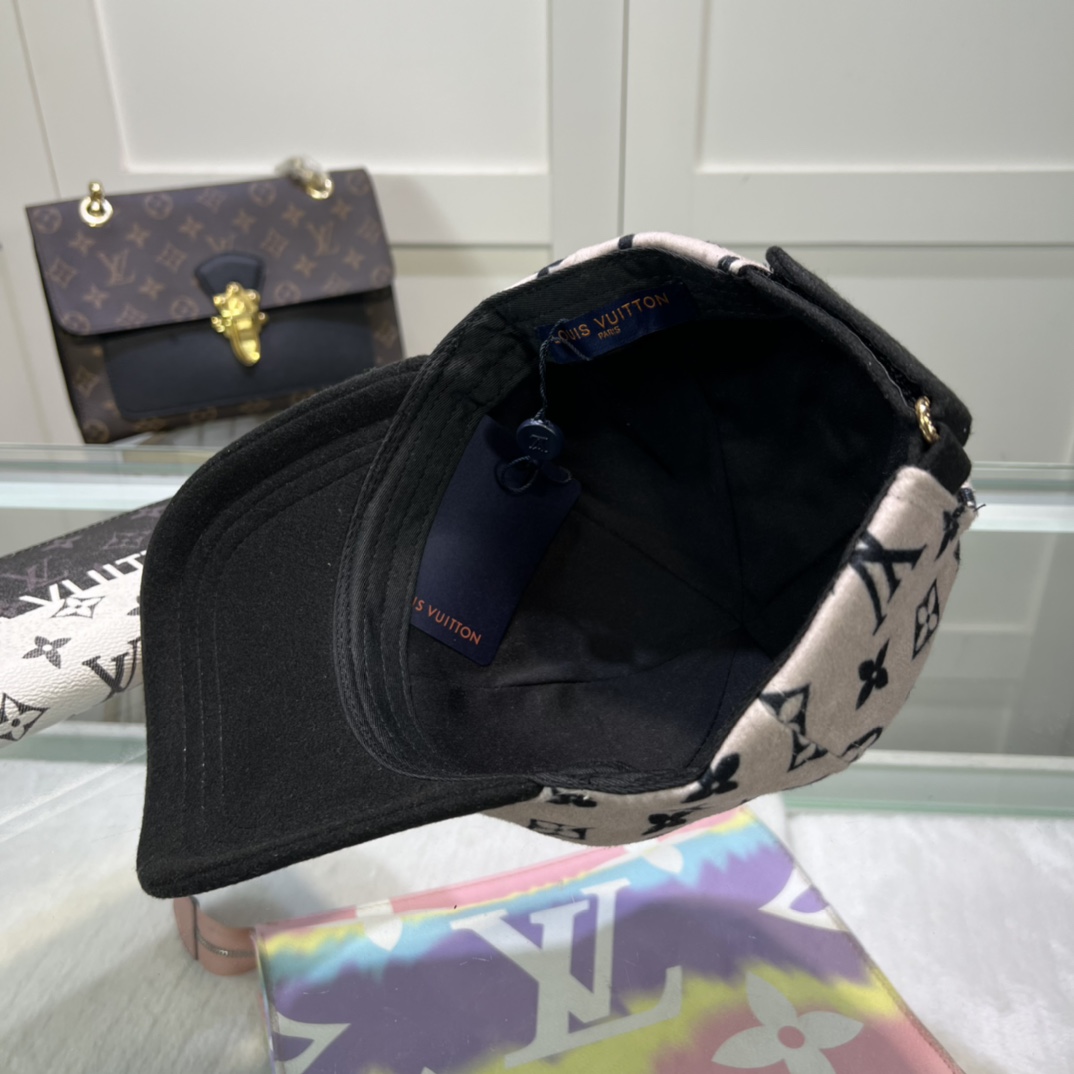 Louis Vuitton Cap - FashionPlug