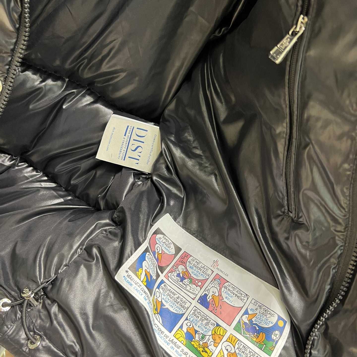 Moncler Maljasset Short Down Jacket  - FashionPlug