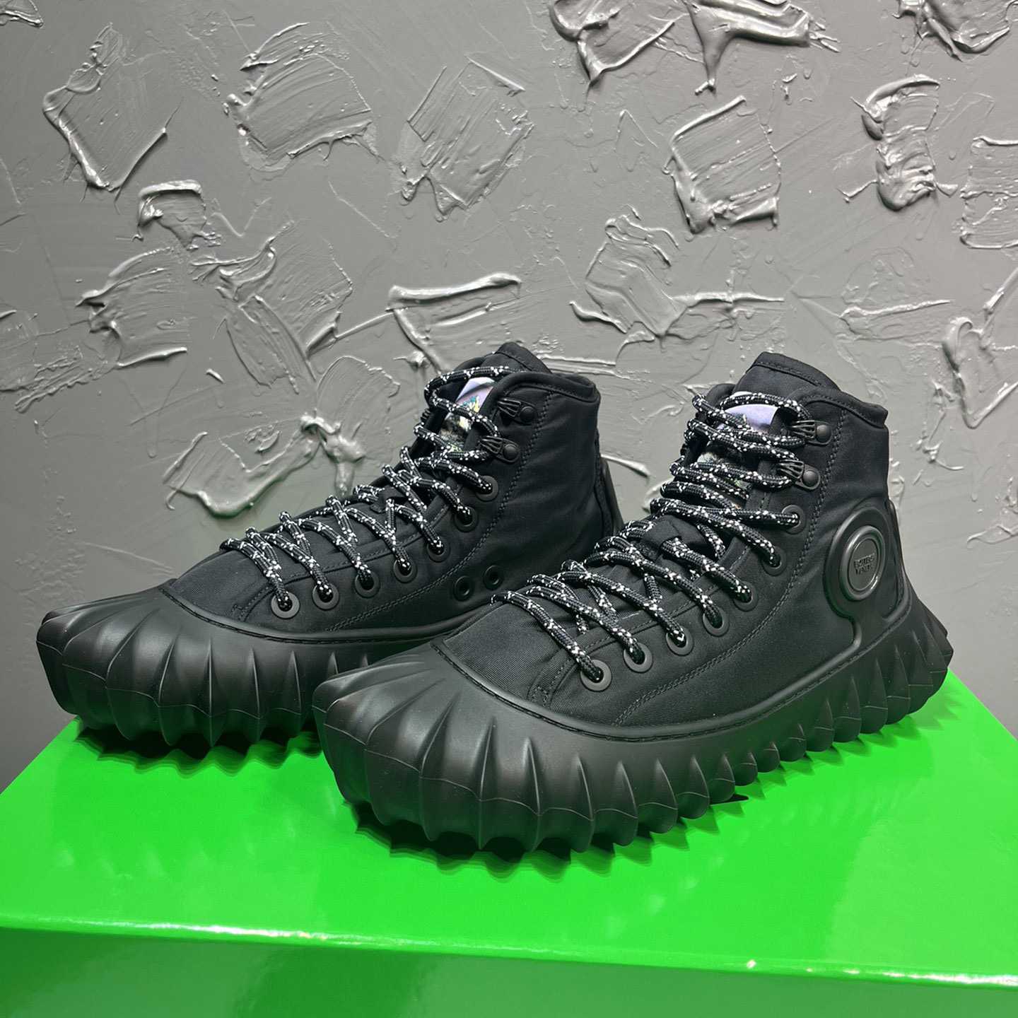 Bottega Veneta Denver Sneaker - FashionPlug