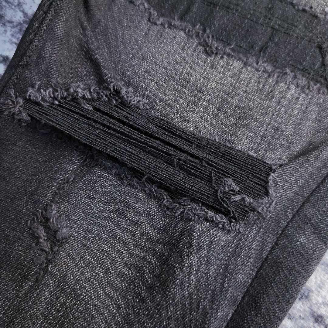 Amiri Slim Fit Jeans    684 - FashionPlug